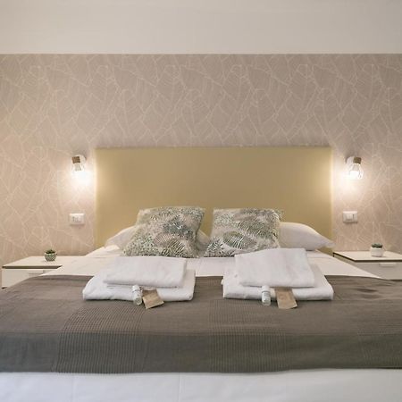 White Candia Guesthouse Rome Exterior photo